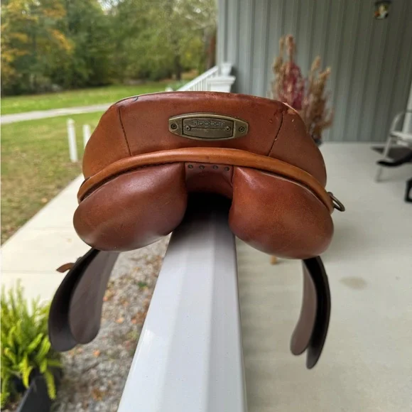 Stübben Edelweiss Jumping Saddle – 16” Seat (Made in Switzerland) - Picture 3 of 16